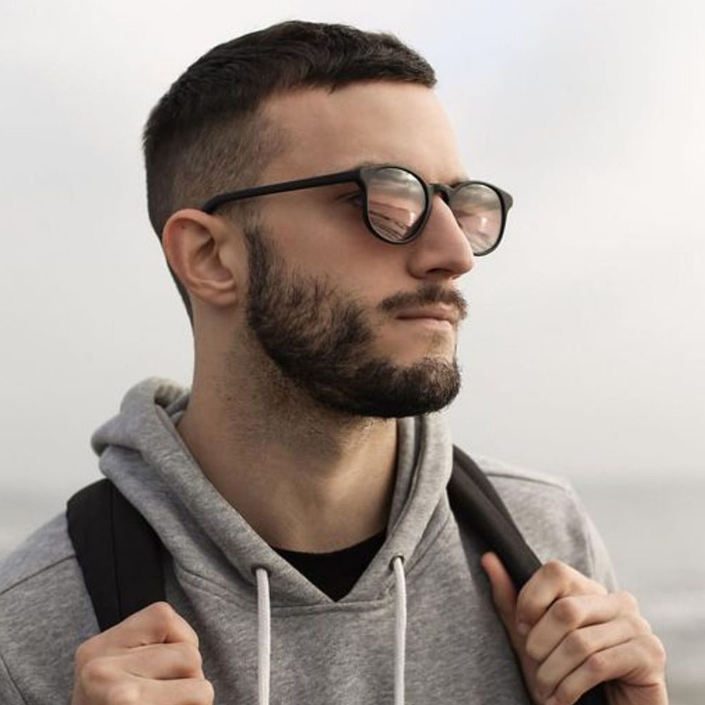 corte de cabelo masculino para o trabalho estilo ceasar